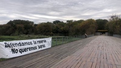 Estudiantes de la UBA protestan contra la instalación de bares en la Reserva Ecológica