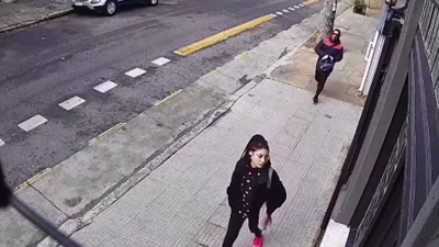 Video: un policía baleó a un hombre que intentaba matar a su ex pareja