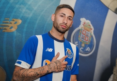 Es oficial: FC Porto presentó a Alan Varela, con contrato hasta 2028