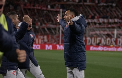 Independiente ganó un partido agónico ante Vélez, con polémica en el final