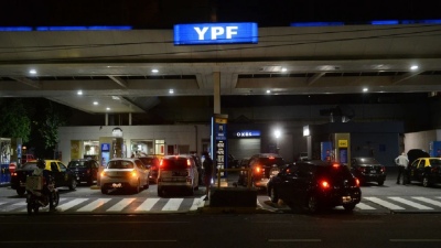 YPF aumentó los precios de la nafta un 4,5%