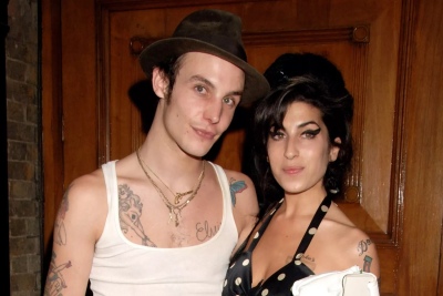 El exmarido de Amy Winehouse dijo que cometió "errores" pero que no causó su muerte