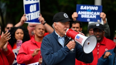 Inédito: Biden visitó una protesta del sector automotor y le dio su apoyo al sindicato