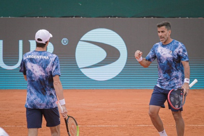 Argentina ganó el dobles y se quedó con la serie ante Lituania