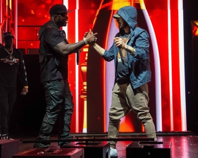 Eminem se apareció en un recital de 50 Cent en Detroit y sorprendió a todos