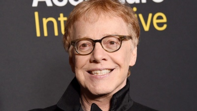 El famoso compositor Danny Elfman fue acusado nuevamente de abuso