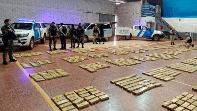 Secuestraron siete toneladas de marihuana, un ladrillo de cocaína y detuvieron a ocho personas en Misiones