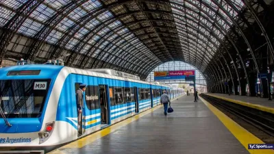 La “campaña sucia” llegó a las estaciones de tren: el aviso que especula sobre el futuro valor del boleto