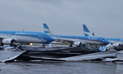 Aerolíneas Argentinas explicó que 20 aviones fueron afectados por el temporal