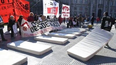 Realizarán un "colchonazo" de protesta "contra el ajuste al pueblo": todos los detalles