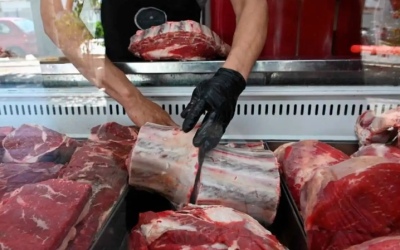 ¿Se pica esa parrila? Bajó el precio del asado