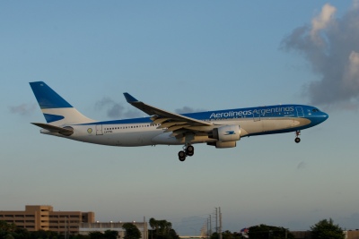 Ajuste del 43% en la estructura gerencial de Aerolíneas Argentinas