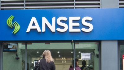 ANSES: denuncian más de 300 despidos en la planta permanente