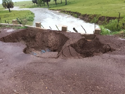 Video: la lluvia no para y hay evacuados, socavamientos y rutas cortadas en Corrientes