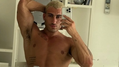 Holder se abrió una cuenta de OnlyFans y estallaron las redes