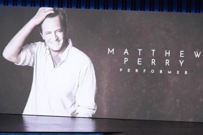 El emotivo homenaje a Matthew Perry en los Emmys con la canción 'I'll be there for you'