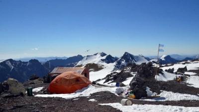 El hospital "más alto del mundo" que funciona en el Aconcagua