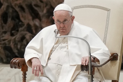 El Papa Francisco pidió prohibir la maternidad subrogada