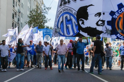 Paro general de mañana de la CGT : quiénes se adhieren, dónde concentrán y a qué servicios afecta