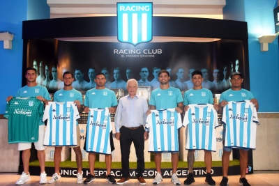 Racing presentó a sus refuerzos: ¿Cuánto invirtió por ellos?