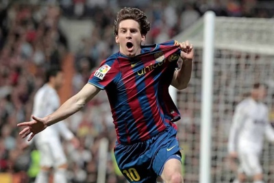 Subastan la servilleta donde se firmó el primer contrato de Messi con el Barcelona
