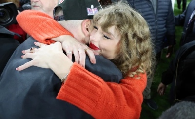 Taylor Swift festejó la clasificación de su novio, Travis Kelce, al Super Bowl