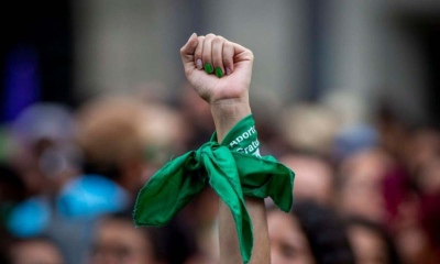 Manuel Adorni aseguró que derogar el aborto legal "no está en la agenda" del Gobierno