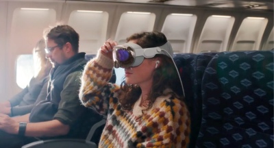 Las Apple Vision Pro llegan a los viajes en avión y una aerolínea ya los ofrece en sus vuelos