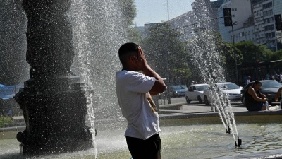 La ciudad de Buenos Aires y 14 provincias bajo alerta roja por calor extremo