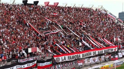 Mataron a un hincha de Chacarita en pleno partido