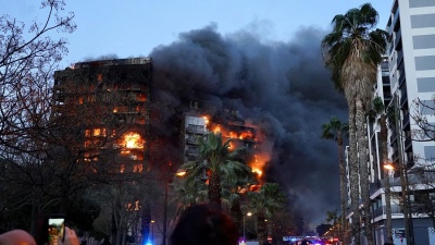 Trágico incendio en Valencia: murieron 10 personas y buscan desaparecidos