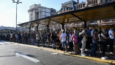 Paran los colectivos en el interior por falta de acuerdo salarial