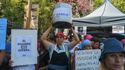 Movimientos sociales marchan frente a Capital Humano luego de la eliminación del Potenciar Trabajo