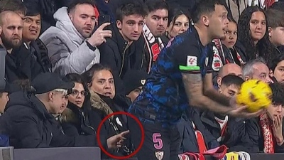 Sancionaron al hincha que le metió un dedo en la cola a Lucas Ocampos