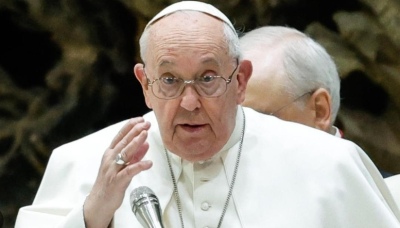 Polémica: un grupo de curas rezó “para que el papa Francisco pueda ir al cielo cuanto antes”