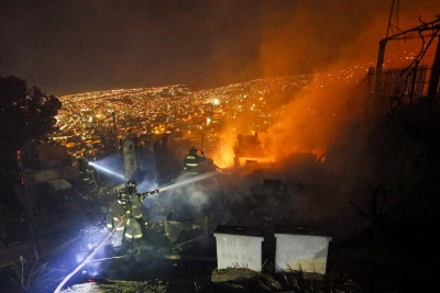 Dos muertos por nuevos incendios forestales en Chile