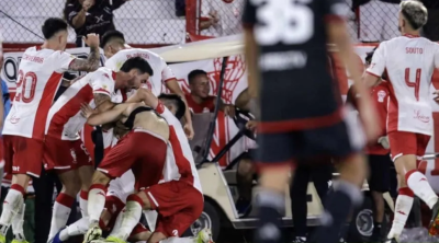 Huracán venció a River y le complicó la clasificación en la Copa de la Liga