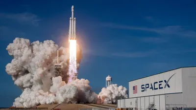 SpaceX lanzó con éxito el cohete más potente de la historia