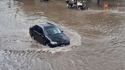 Fuerte temporal en el AMBA: inundaciones, árboles caídos y viviendas destrozadas