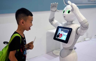 China se suma a la construcción de robots humanoides