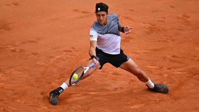 Tomás Etcheverry sufrió una durísima derrota ante Stefanos Tsitsipas en Monte-Carlo