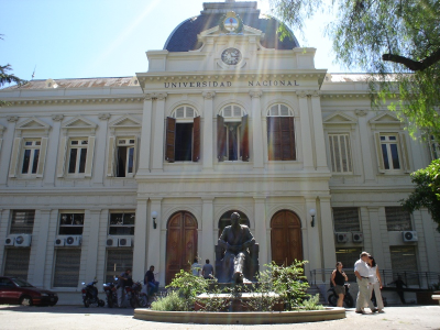 Una universidad recibió una factura de luz de 14 millones de pesos