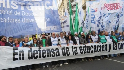 Los docentes universitarios ratificaron el paro y convocaron a una gran marcha federal: ¿Cuándo?