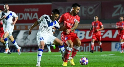 Argentinos Juniors y Vélez se enfrentan por la semifinal de la Copa de la Liga