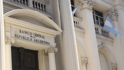 El Banco Central volvió a bajar la tasa de interés y la dejó en 50% anual