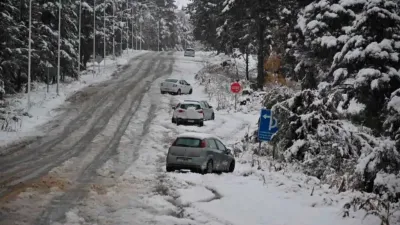 Bariloche bajo nieve: murió un bebé recién nacido y las clases siguen suspendidas