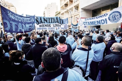 Trabajadores de Sanidad consiguen aumento y levantan el paro