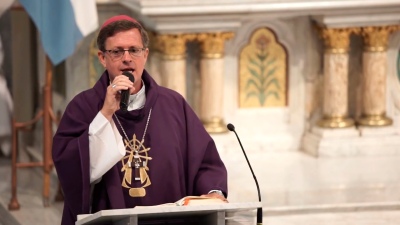 El Arzobispo García Cuerva rechaza la política en las misas