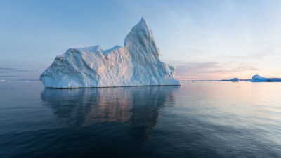 Alerta en Ushuaia: iceberg cerca de la costa pone en peligro a los barcos