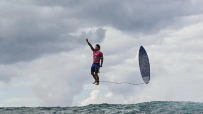 Juegos Olímpicos: Gabriel Medina rompe récord con una ola casi perfecta en París 2024